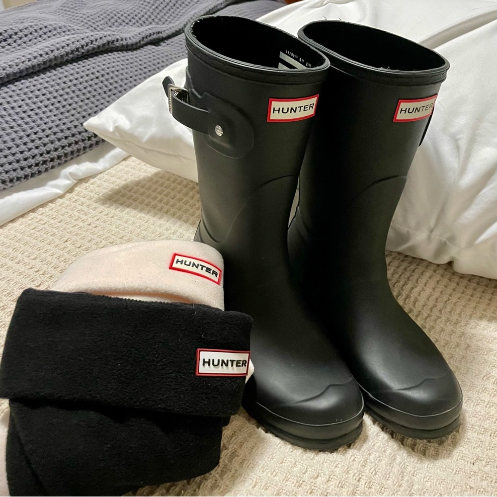 Women’s Hunter Mid Calf Boots including 2 pair of Hunter Boot socks